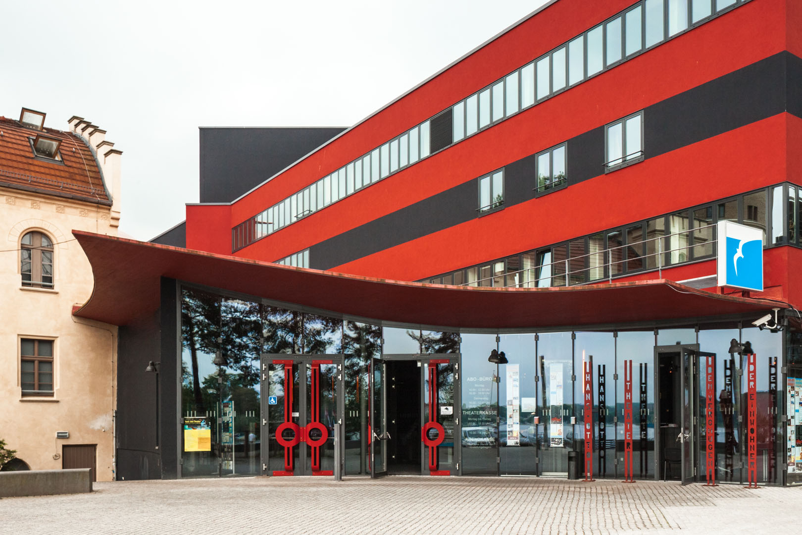 RF, RC, SSC Hans Otto Theater Potsdam Doppelfassade aus Glas und