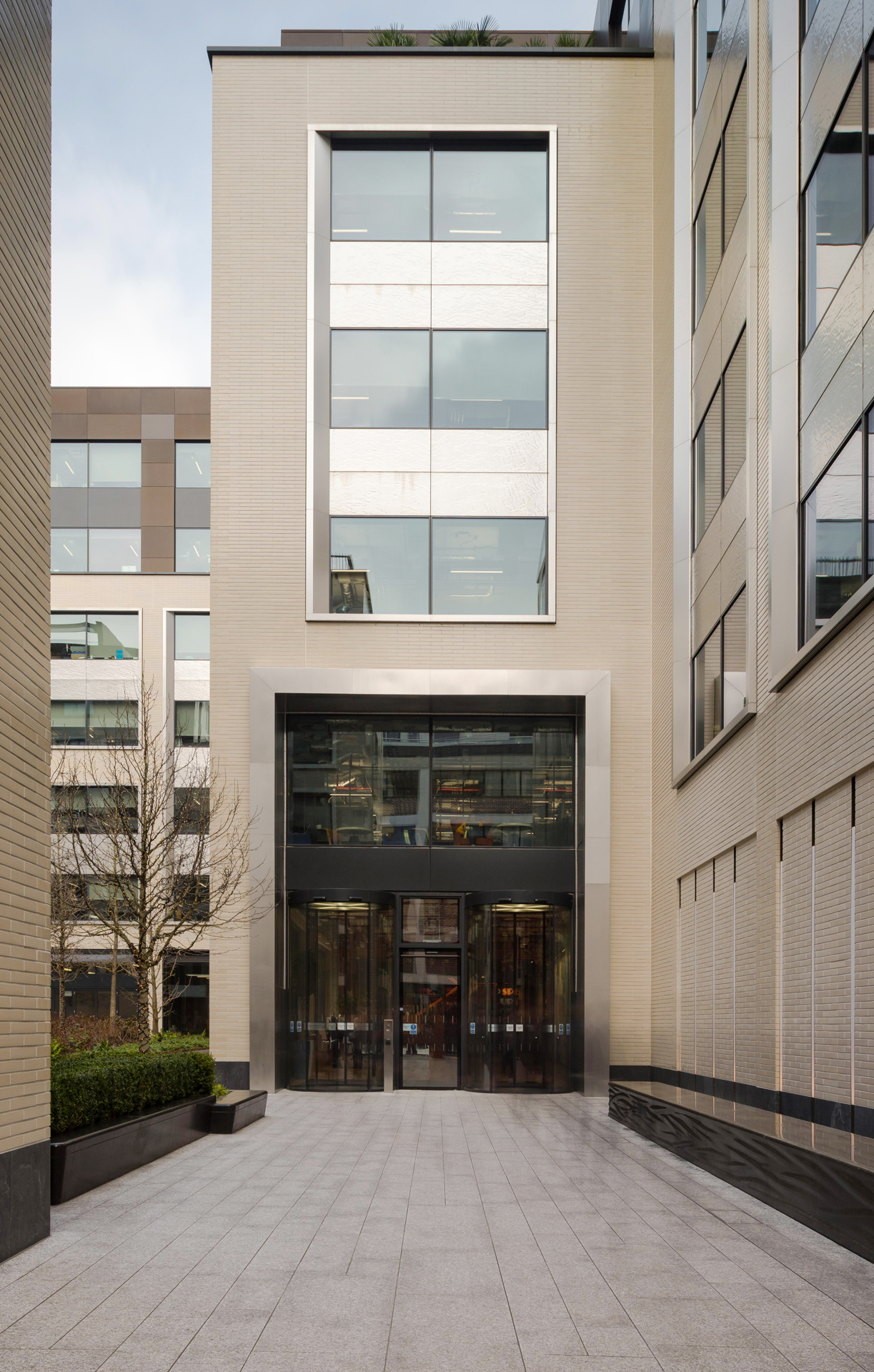 RF, RC, SSC | Rathbone Square - London | Elementfassade aus Edelstahl