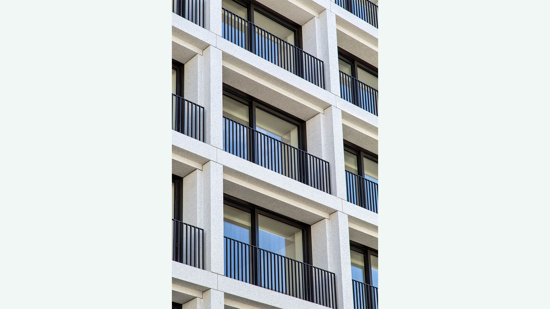 RF, RC, SSC One Kensington Gardens London Bronze