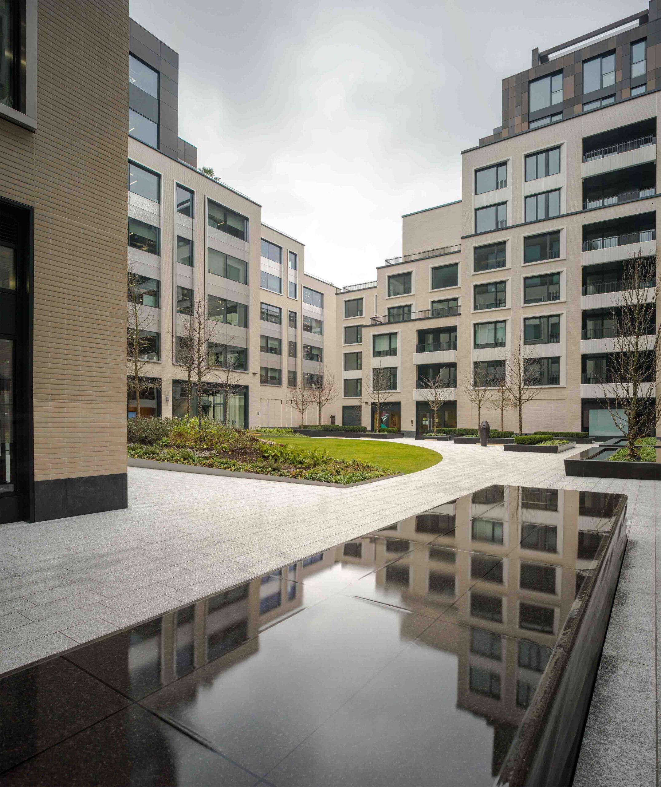 RF, RC, SSC | Rathbone Square - London | Elementfassade aus Edelstahl